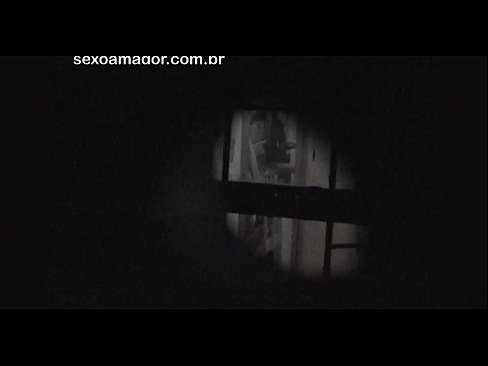 ❤️ Blondie bliver hemmeligt videooptaget af en voyeur fra nabolaget gemt bag hule mursten Just porno at da.pornoincest.ru